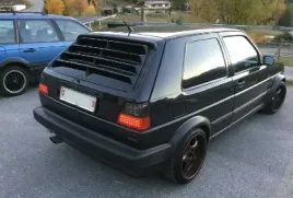 vw-golf-ii-mk2-tylna-roleta-zaluzja-czarna-plastikowa-1983-1992-austria