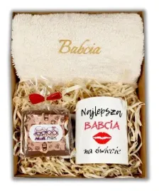 prezent-dla-babci-zestaw-kubek-recznik-z-haftem-upominek-na-dzien-babci-box
