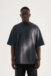meski-t-shirt-oversize-z-nadrukiem-romanticism-i-efektem-sprania-machinis