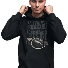 bluza-z-kapturem-pilka-nozna-korki