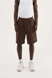 meskie-szorty-oversize-zakardowe-z-metalowym-logo-brazowy-m