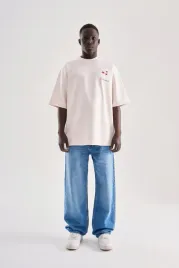meski-t-shirt-oversize-z-haftem-i-nadrukiem-kwiatowym-machinist-jasny-roz