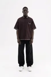 meska-koszula-oversize-z-nadrukiem-i-haftem-machinist-brazowy-l
