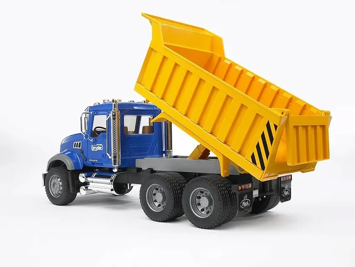 mack-wywrotka-bruder-material-guma-plastik