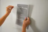 samoprzylepna-kieszen-na-plakat-marka-inna