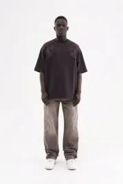 meski-t-shirt-oversize-z-haftem-etnicznym-double-face-machinist-ciemny-br