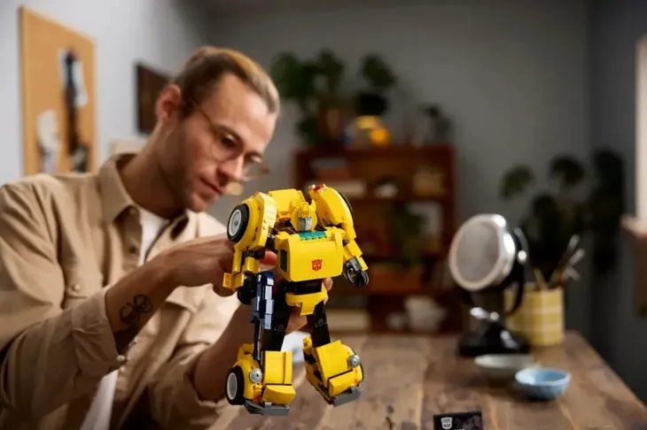 lego-icons-transformers-bumblebee-10338-stan-nowy-bohater-transformers