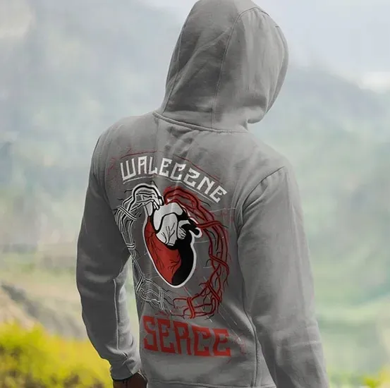 bluza-z-kapturem-waleczne-serce-stan-nowy