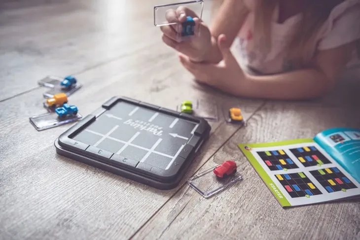 parking-puzzler-smart-games-rodzaj-podstawa