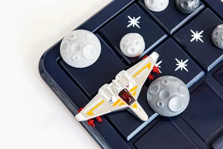 asteroid-escape-smart-games-minimalna-liczba-graczy-1