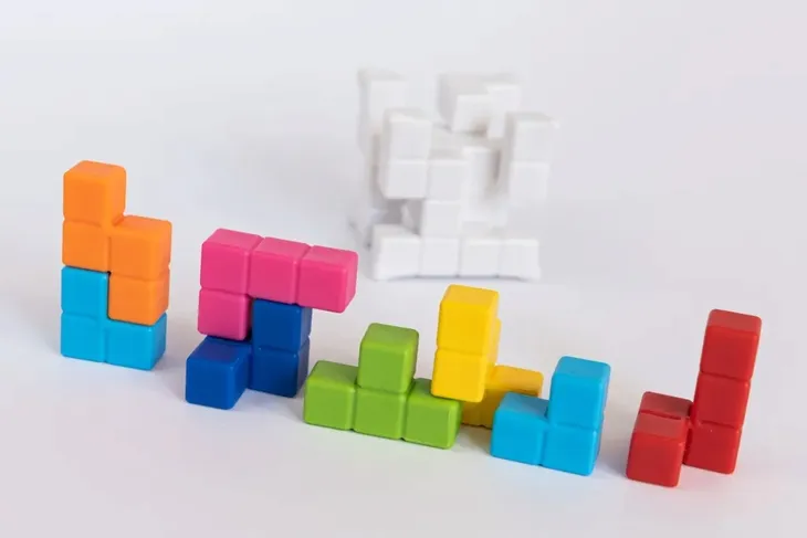 smart-games-plug-and-play-puzzler-gift-box-czas-rozgrywki-do-30-minut