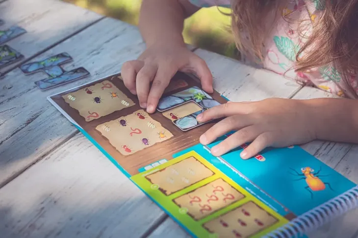 smart-games-robaczki-pl-iuvi-games-informacje-dodatkowe-wersja-podrozna