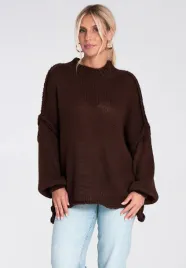 damski-sweter-oversize-z-polgolfem-i-bufiastymi-rekawami-na-jesien-i-zime-
