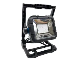 akumulatorowy-reflektor-budowlany-makita-dml805