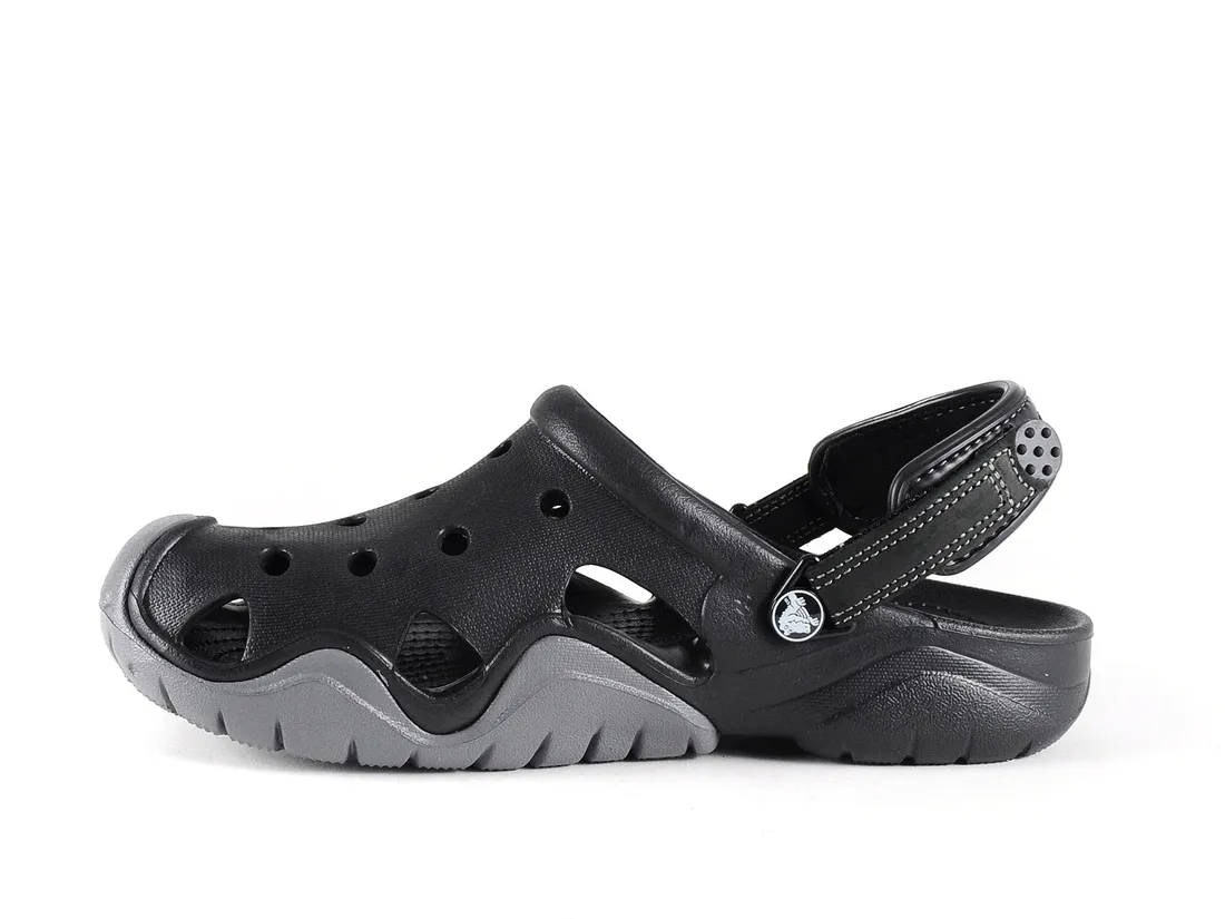 crocs-swiftwater-mesh-deck-sandal-black-435