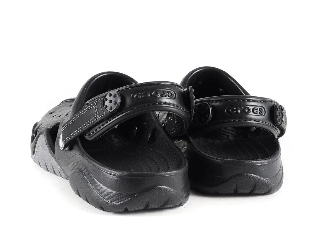 crocs-swiftwater-mesh-deck-sandal-black-435