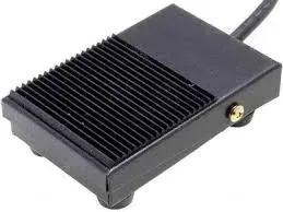 przelacznik-nozny-pedal-on-on-af-1-10a-250v
