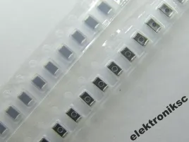 560r-15a-0805-filtr-ferytowy-smd-782-853-561-20-sztuk