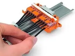 wago-221-500-zlaczka-instalacyjna-uchwyt-mocujacy