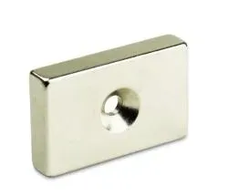 magnes-neodymowy-prostokatny-z-otworem-19x95x25mm