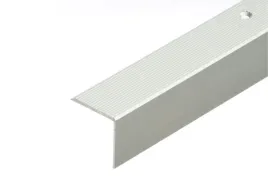 profil-schodowy-al-ryflowany-30x30mm-cezar-srebrny-mat-2m