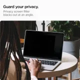 spigen-safeview-1-pack-macbook-air-15-m4-m3-m2-stan-nowy