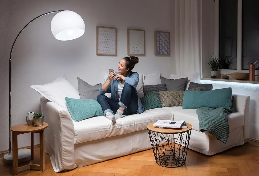 zarowka-led-e27-9w-rgb-cct-smart-zigbee-ledvance-stan-powystawowy