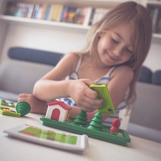 czerwony-kapturek-gra-logiczna-smartgames-4-material-karton-plastik