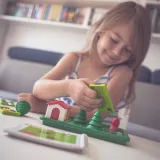 czerwony-kapturek-gra-logiczna-smartgames-4-material-karton-plastik