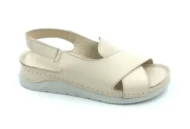 sandaly-z-lekka-i-miekka-platforma-softbut-2130-bezowe