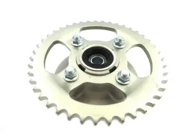 zebatka-napedowa-kola-tylnego-tyl-43-zeby-junak-m12-m-12-cafe-125-srebrna