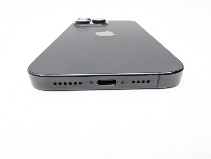 apple-iphone-16-pro-max-256gb-tytan-czarny-typ-akumulatora-litowo-jonowy