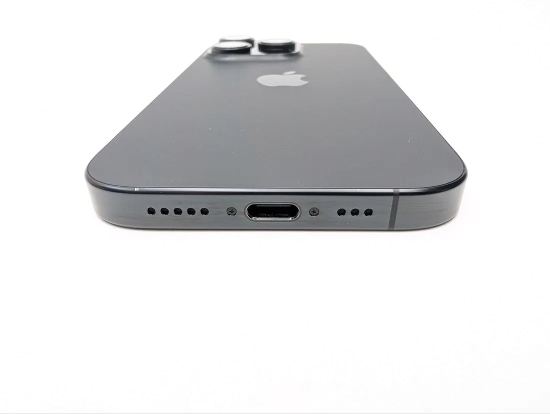 apple-iphone-16-pro-128gb-tytan-czarny-model-telefonu-iphone-16-pro