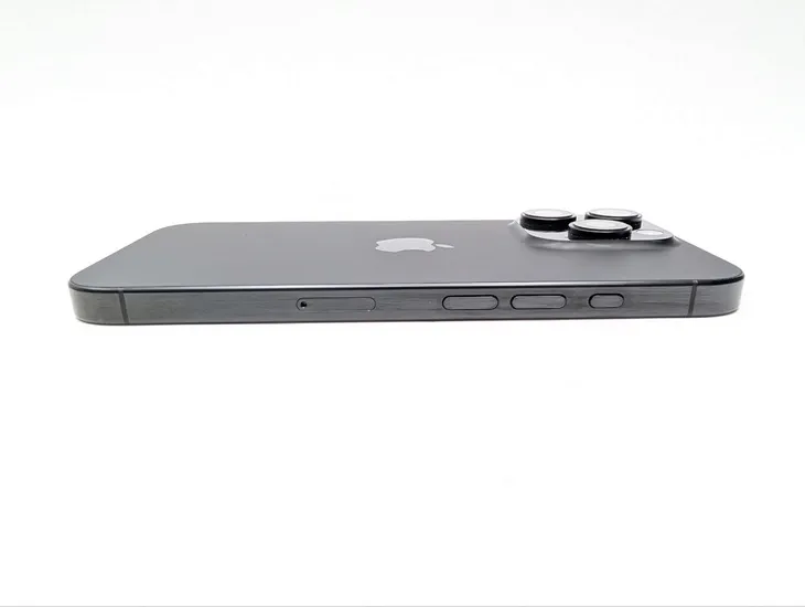 apple-iphone-16-pro-128gb-tytan-czarny-rozdzielczosc-nagrywanych-filmow-4k-1080p-fullhd-720p-hd