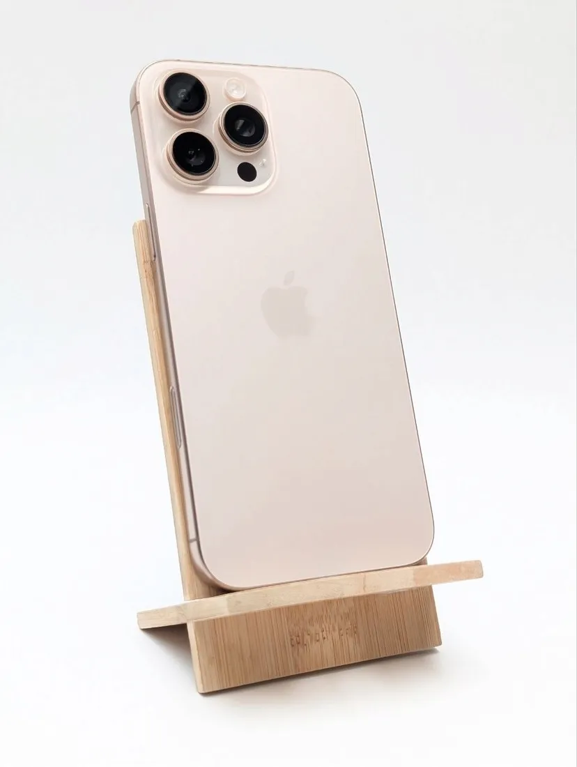 apple-iphone-16-pro-max-256gb-tytan-pustynny-model-telefonu-iphone-16-pro-max