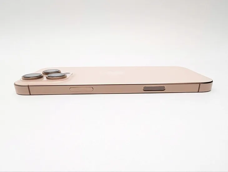 apple-iphone-16-pro-max-256gb-tytan-pustynny-rozdzielczosc-nagrywanych-filmow-4k-1080p-fullhd-720p-hd