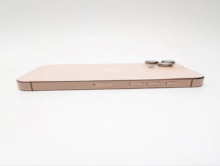 apple-iphone-16-pro-max-256gb-tytan-pustynny-funkcje-aparatu-autofocus-cyfrowa-stabilizacja-obrazu-hdr-lampa-blyskowa-nagrywanie-wideo-optyczna-stabilizacja-obrazu-panorama-samowyzwalacz-wykrywanie-twarzy-zdjecia-seryjne-zoom