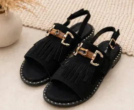 czarne-sandaly-damskie-z-fredzlami-i-zlota-klamra-styl-boho-39