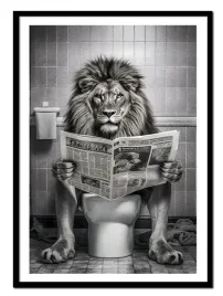 obraz-plakat-w-ramie-do-lazienki-wc-toalety-lew-na-kiblu-gazeta-p2537-43x53
