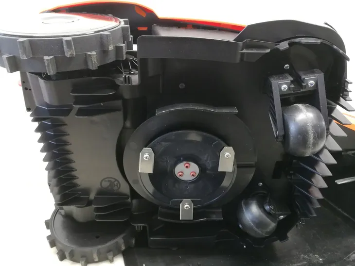robot-koszacy-yard-force-ultrasonic-wydajnosc-koszenia-400-m