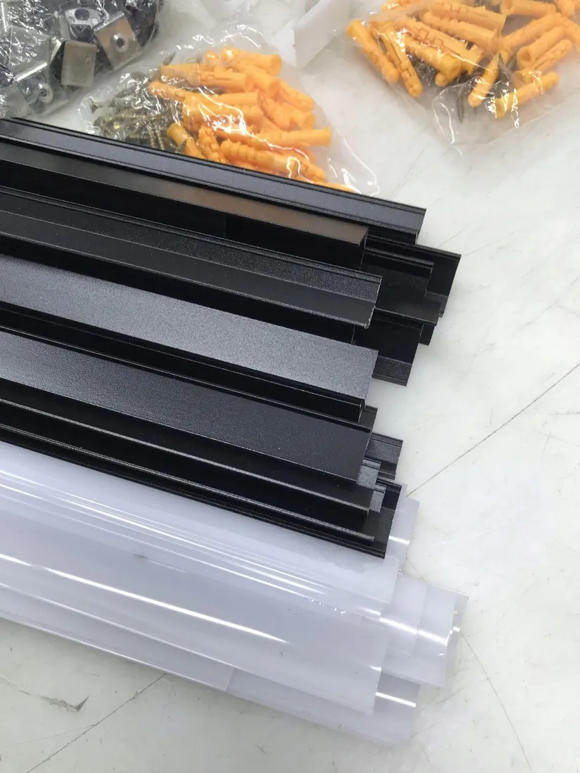 profile-narozne-do-tasm-led-20-szt
