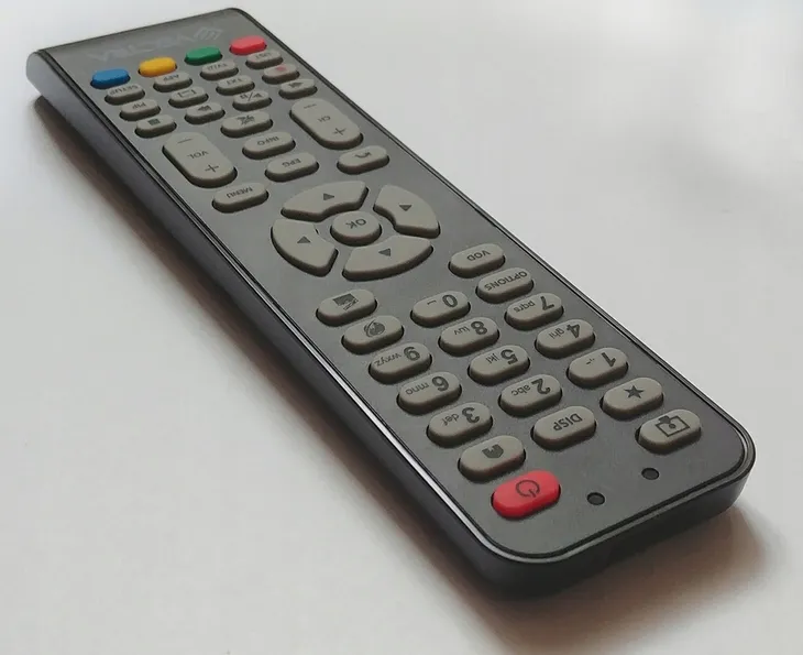 pilot-do-dekoderow-telewizji-kablowej-oryginal-plaski-z-logo-vectra-grey-marka-vectra