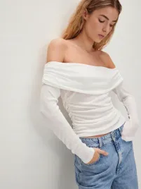 biala-bluzka-z-odkrytymi-ramionami-reserved-l