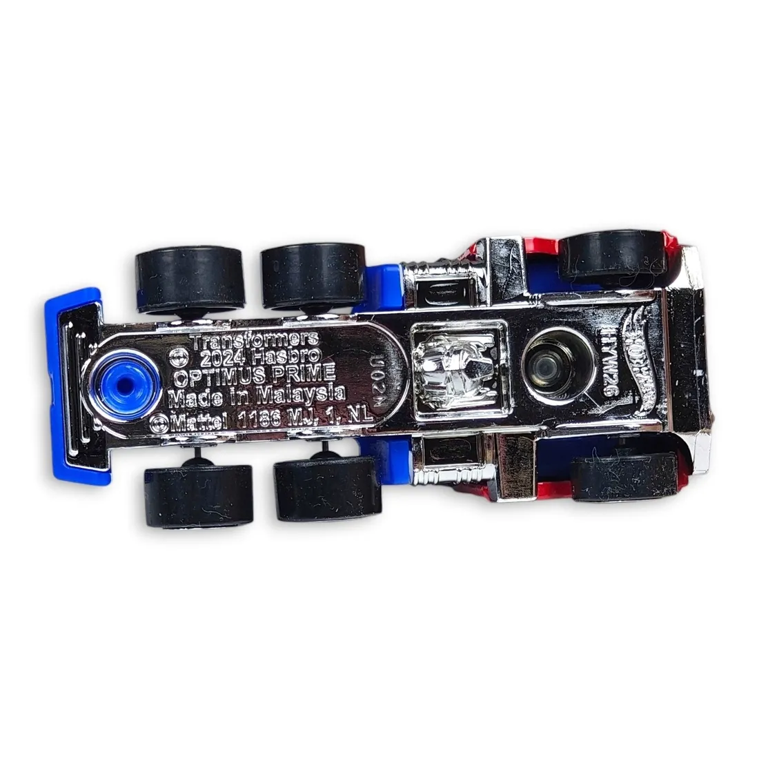 hot-wheels-optimus-prime-luzak-stan-powystawowy