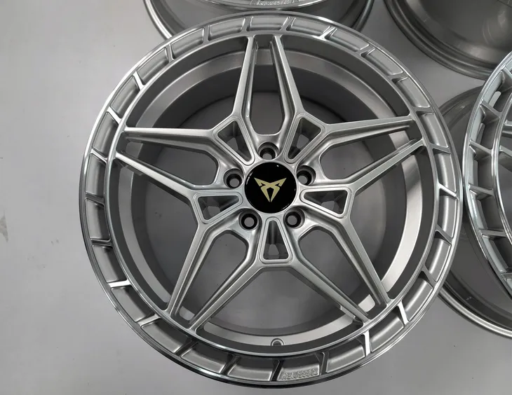 nowe-alufelgi-cupra-19-born-rozstaw-srub-5x112