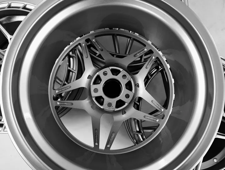 nowe-alufelgi-cupra-19-born-wzor-wieloramienne