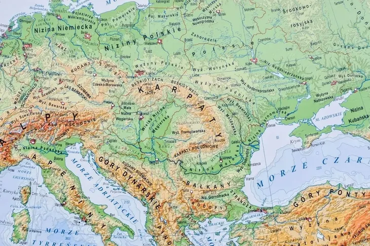 mapa-europy-a2-dwustronna-scienna-art-map-wysokosc-produktu-42-cm