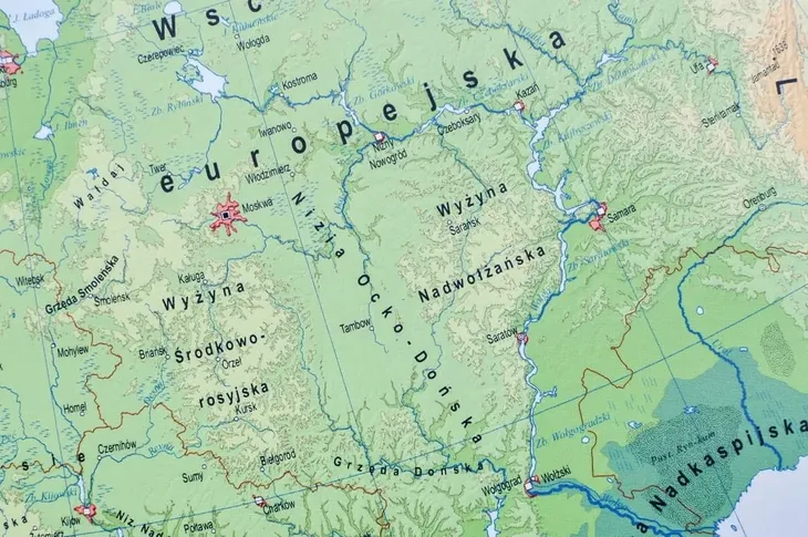 mapa-europy-a2-dwustronna-scienna-art-map-rok-wydania-2017