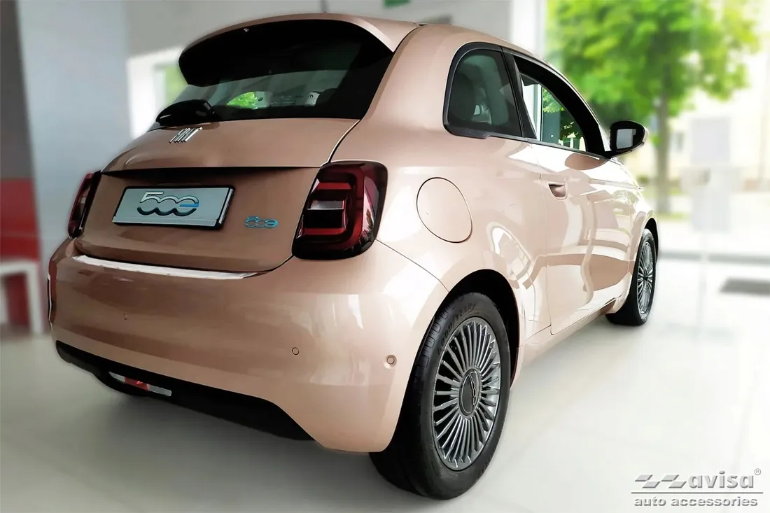 fiat-500-e-ii-hatchback-nakladki-na-progi-progowe-stan-nowy