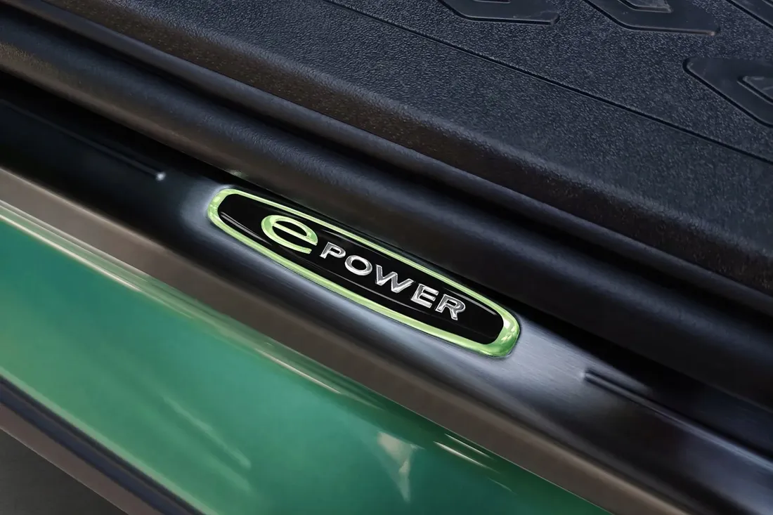 volkswagen-id-buzz-nakladki-progowe-progi-stan-nowy